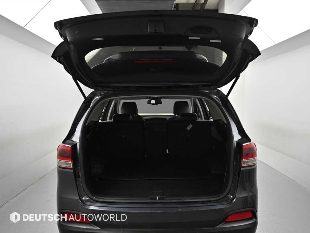 Kia Sorento — photo 19