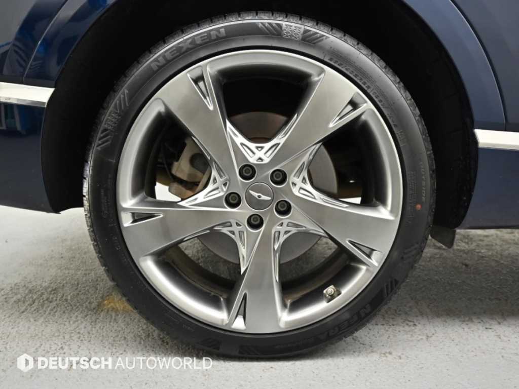 Genesis GV80 — photo 05