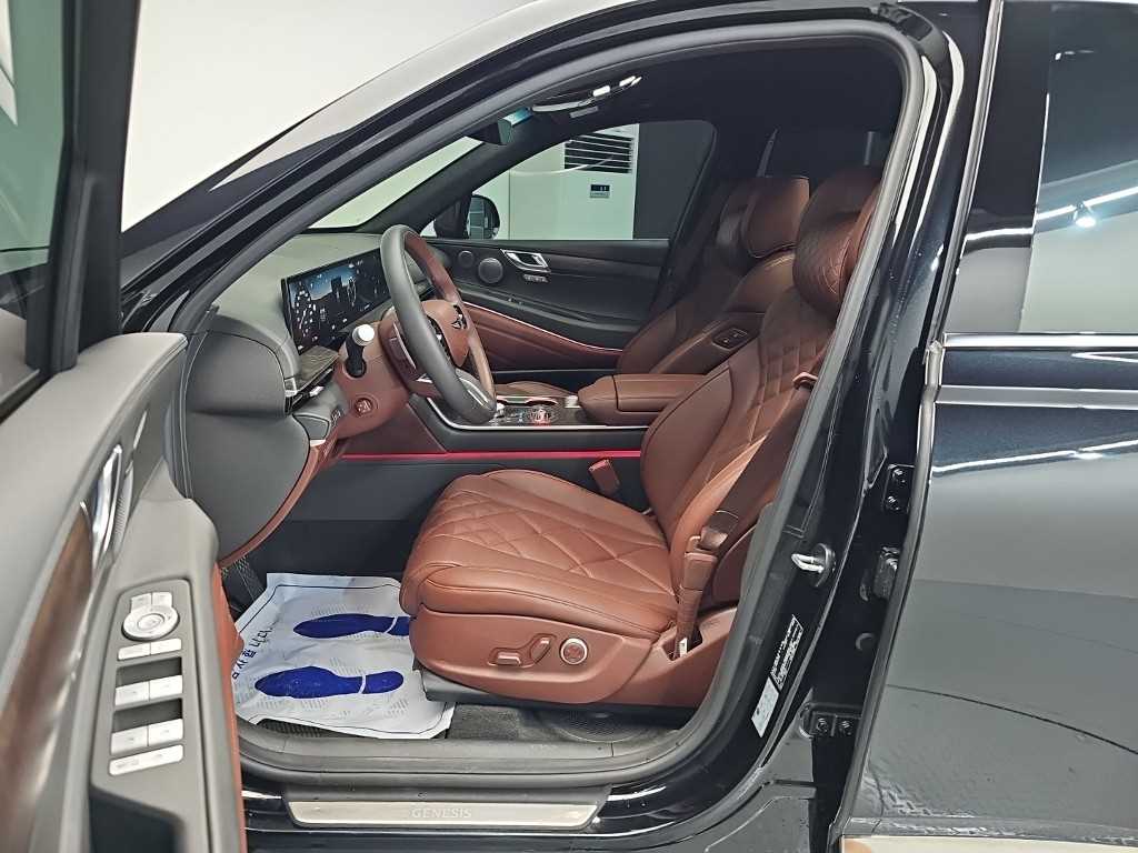 Genesis GV80 — photo 11
