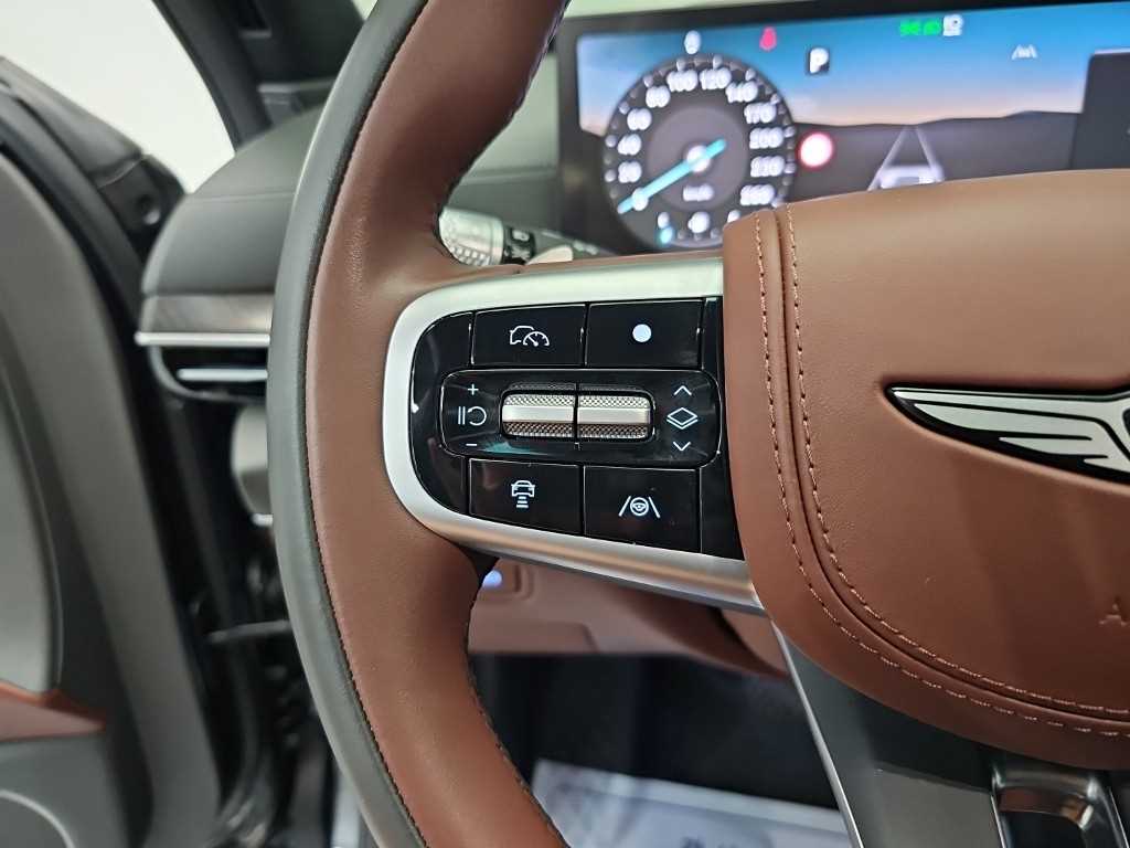 Genesis GV80 — photo 18