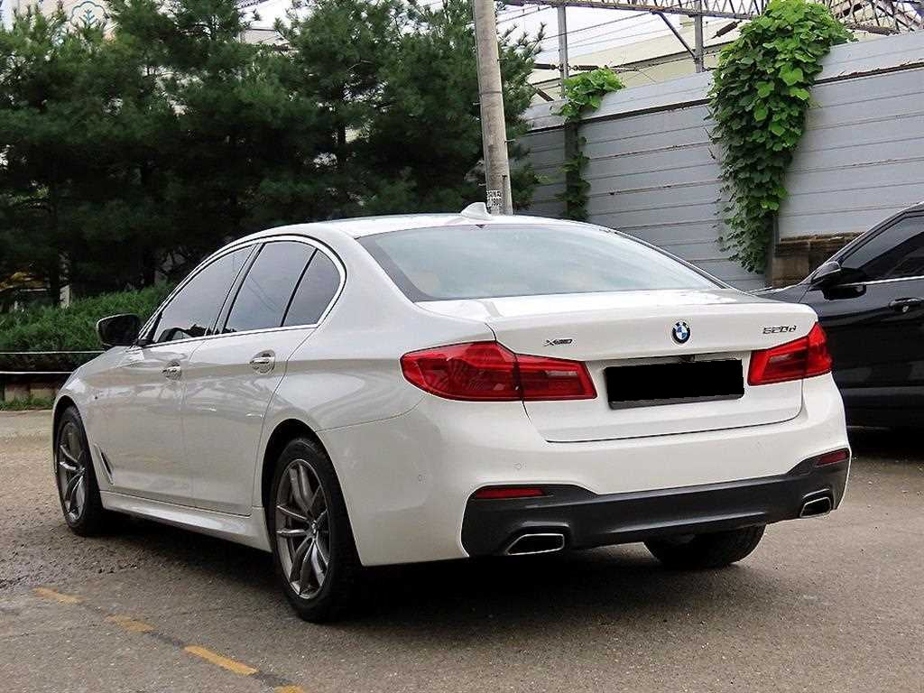 BMW 5-Series — photo 03