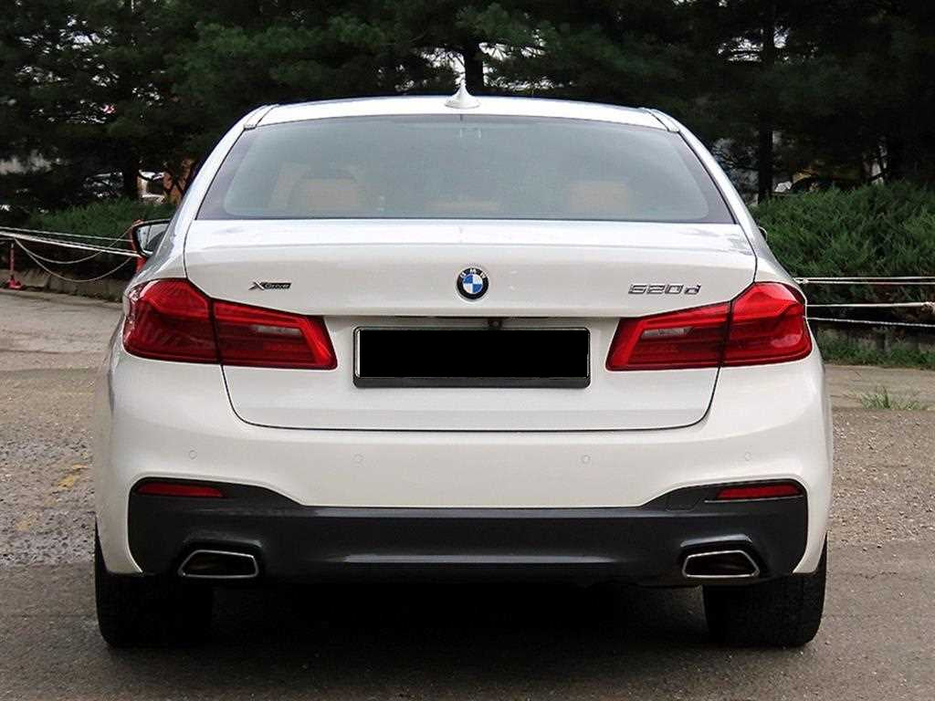 BMW 5-Series — photo 04