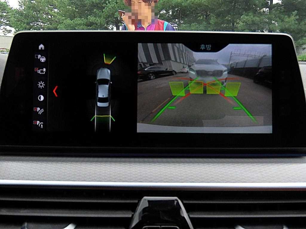 BMW 5-Series — photo 15