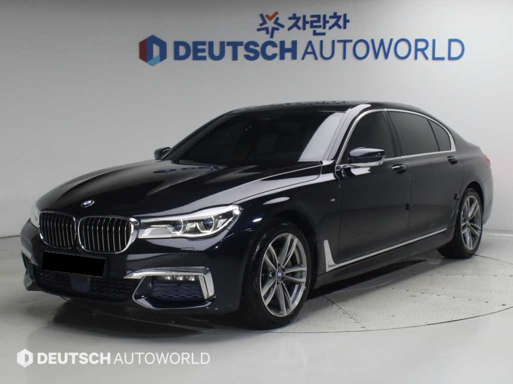 BMW 7-Series — photo 01