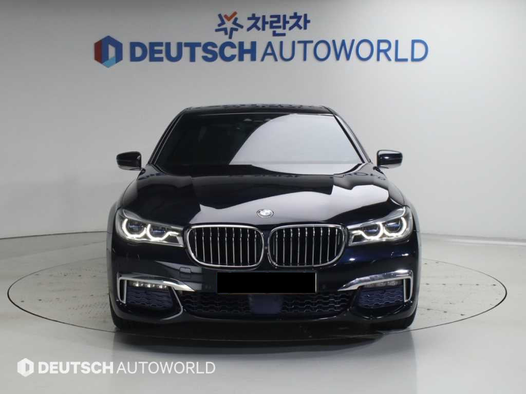 BMW 7-Series — photo 03