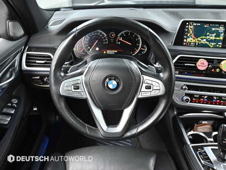 BMW 7-Series — photo 13