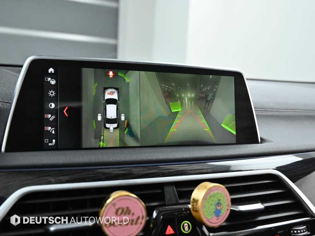 BMW 7-Series — photo 15