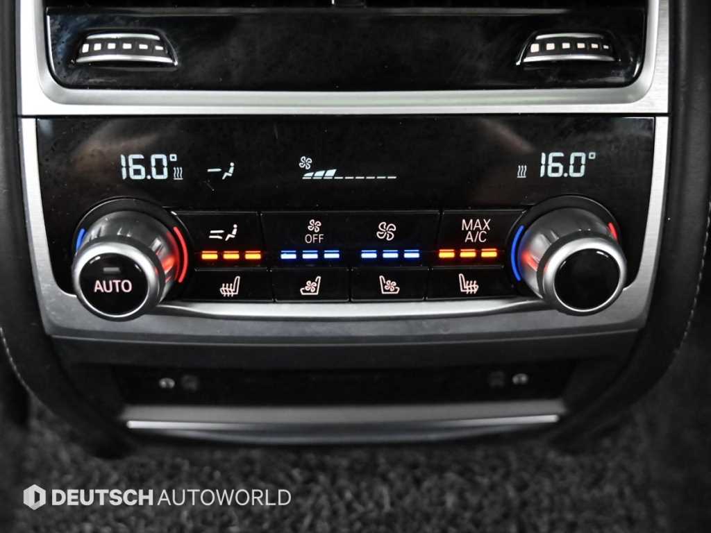 BMW 7-Series — photo 16
