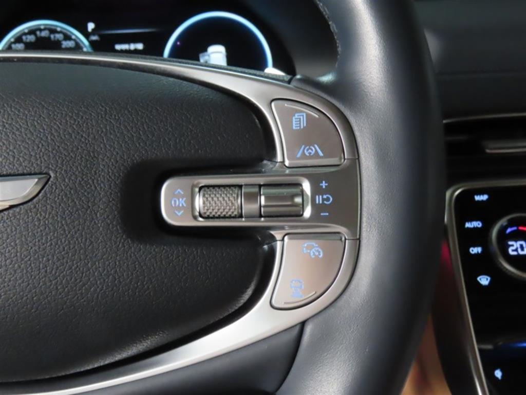 Genesis GV80 — photo 11