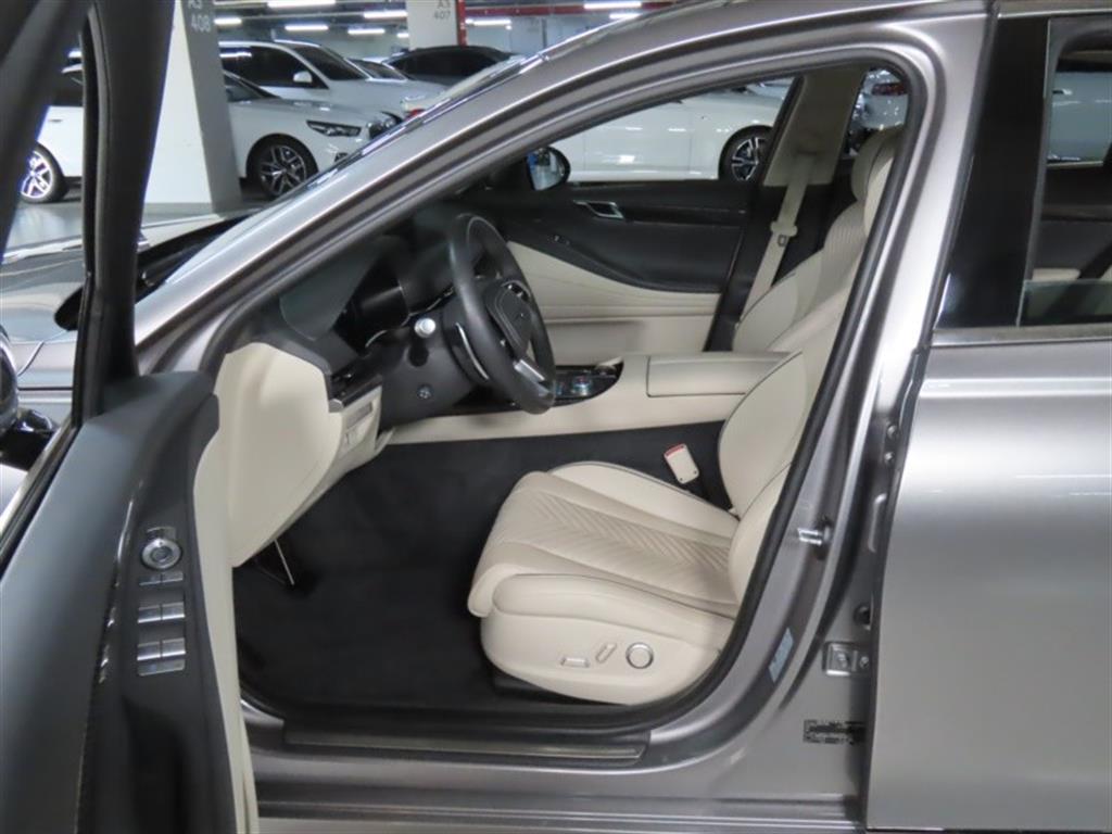 Genesis G80 — photo 13