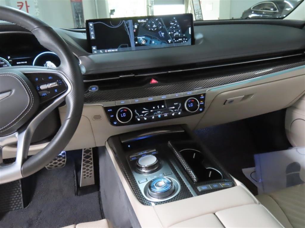 Genesis G80 — photo 16