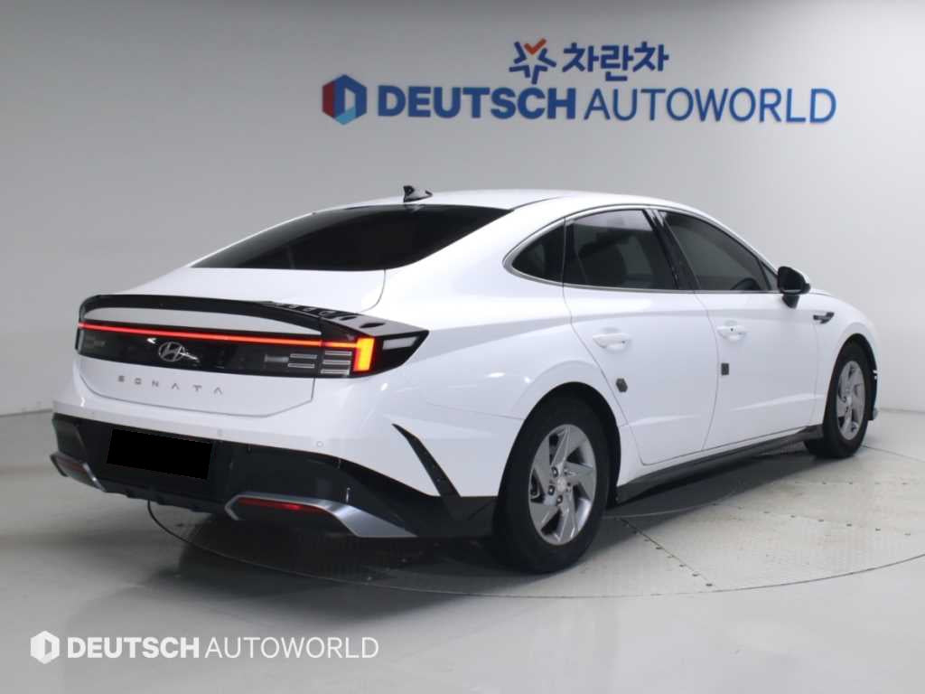 Hyundai Sonata — photo 02