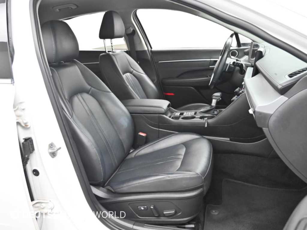 Hyundai Sonata — photo 10