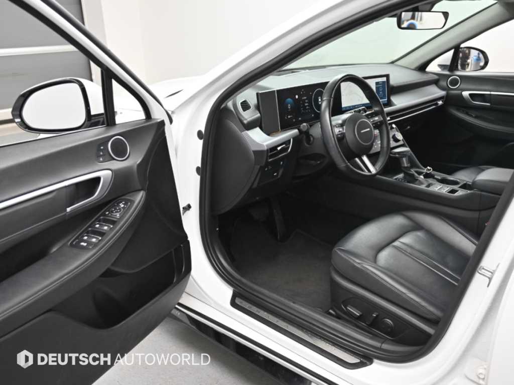 Hyundai Sonata — photo 11