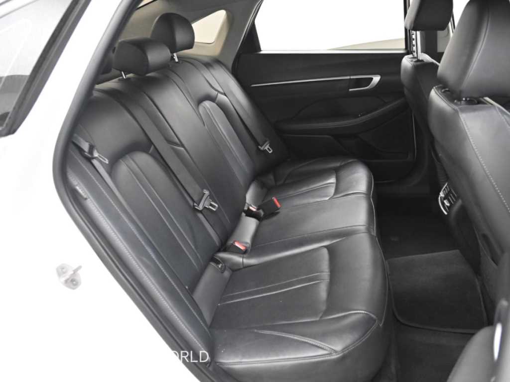 Hyundai Sonata — photo 12