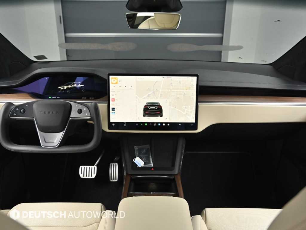 Tesla Model X — photo 07
