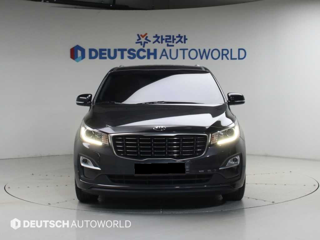 Kia Carnival — photo 03
