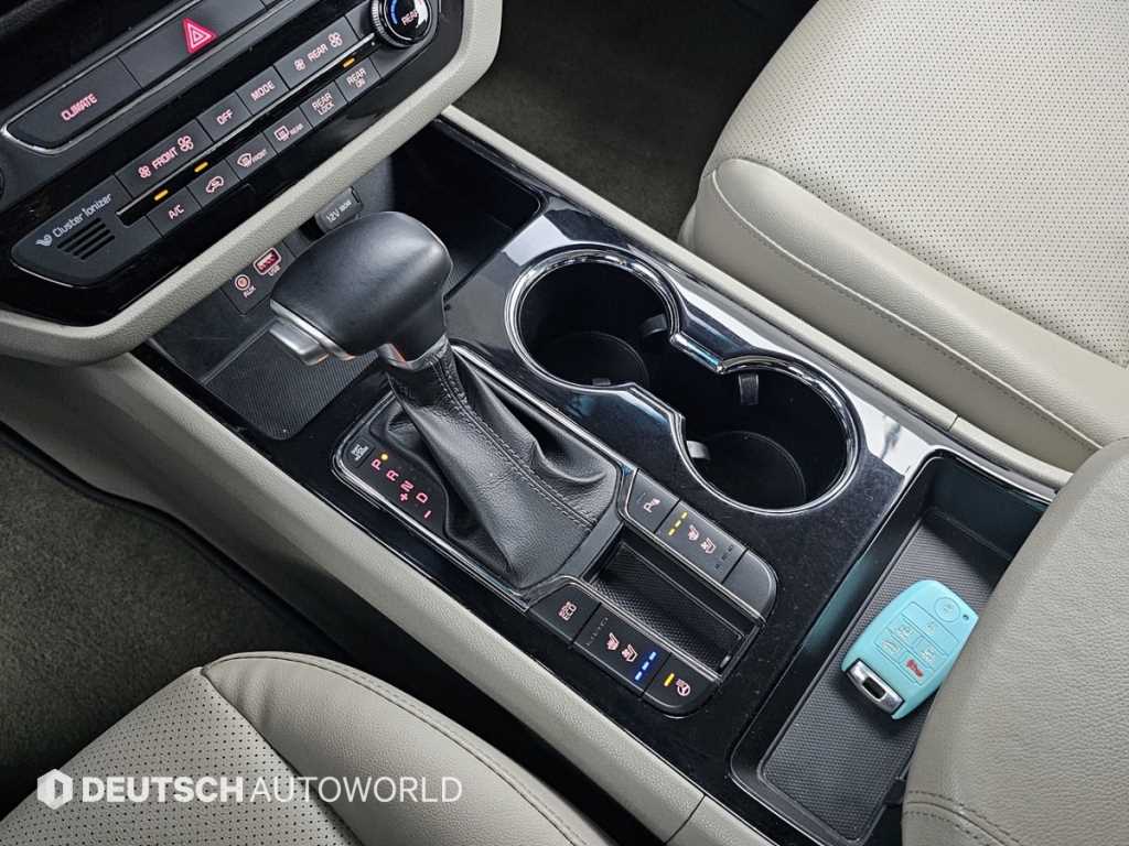 Kia Carnival — photo 09