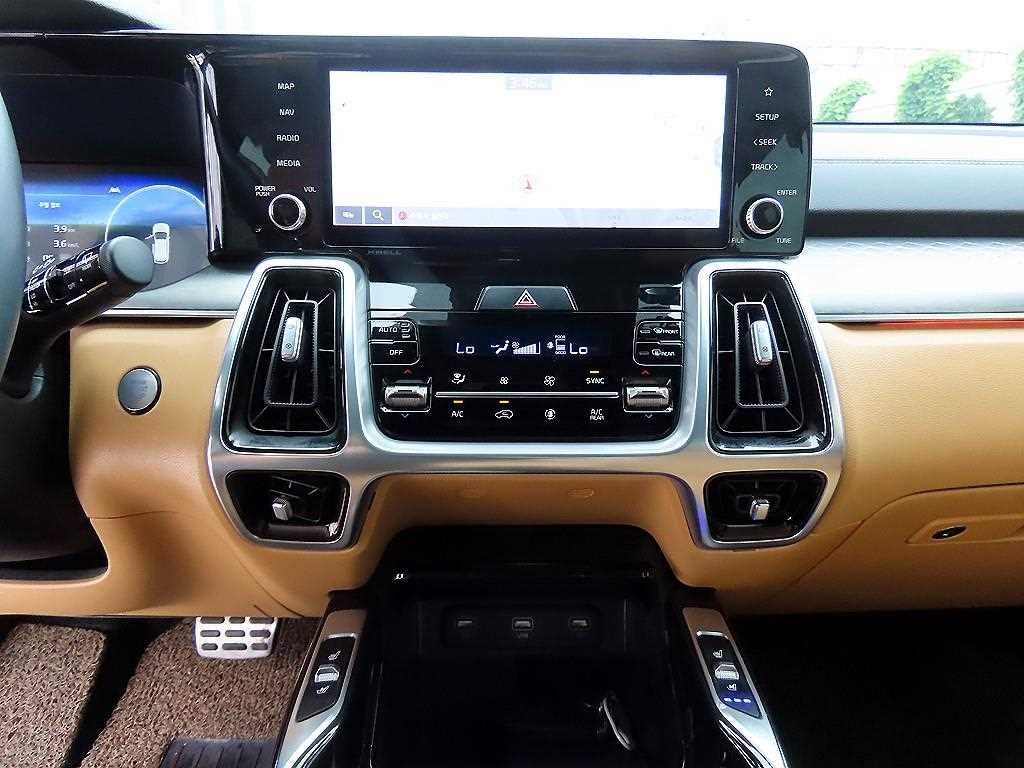 Kia Sorento — photo 12