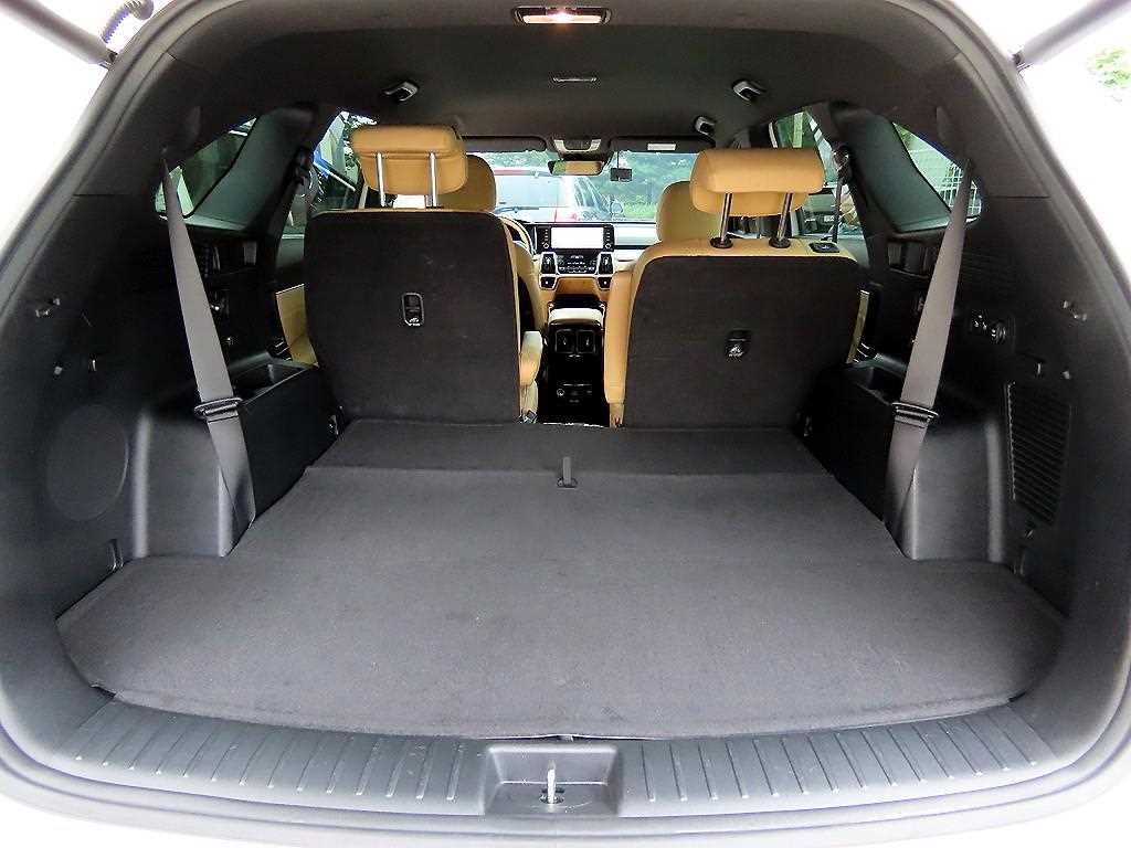 Kia Sorento — photo 16