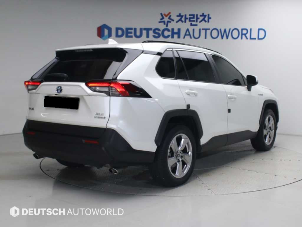 Toyota RAV4 — photo 02