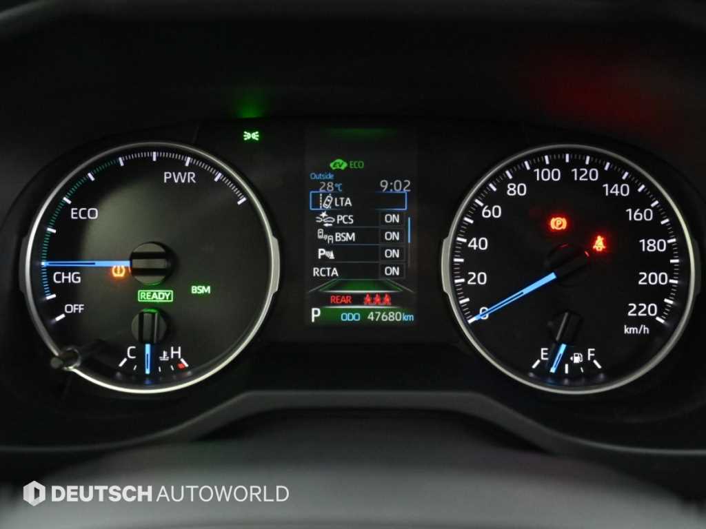 Toyota RAV4 — photo 08