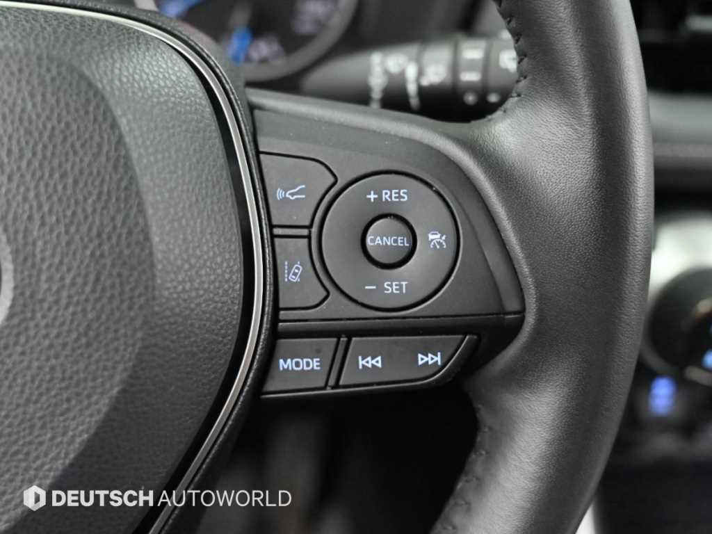 Toyota RAV4 — photo 16
