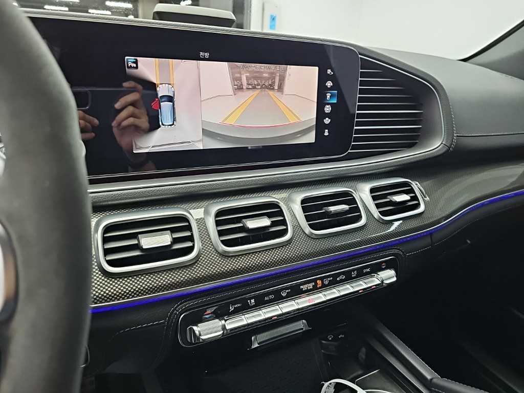 Mercedes-Benz GLE-Class — photo 10