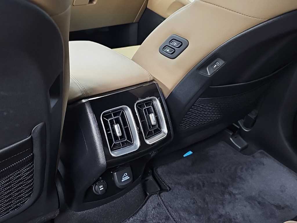 Kia Sorento — photo 13