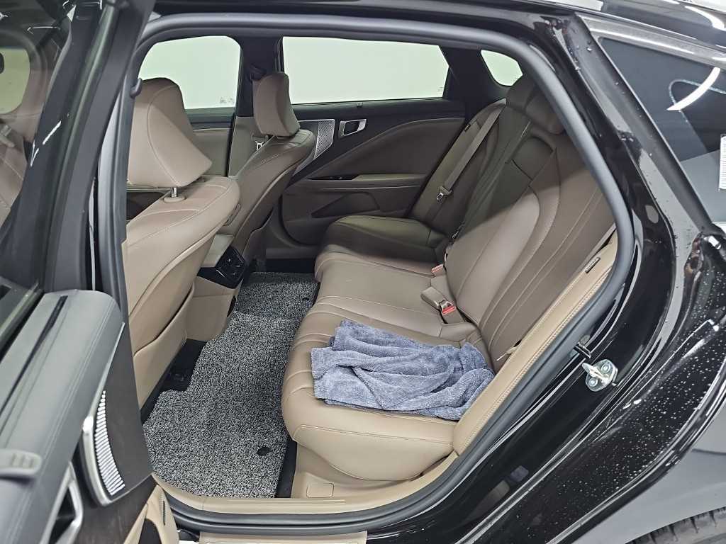 Kia K8 — photo 12
