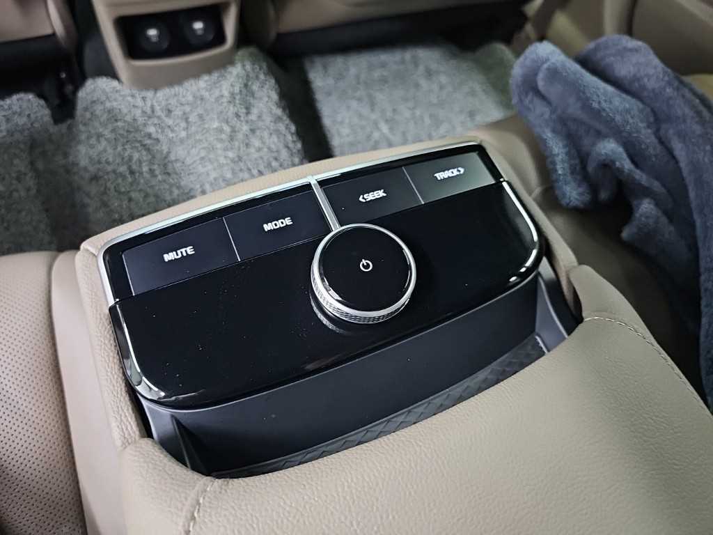 Kia K8 — photo 15