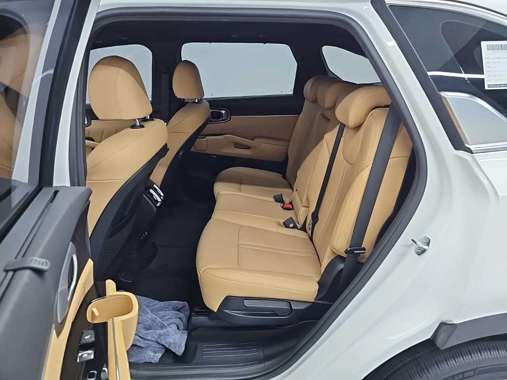 Kia Sorento — photo 12
