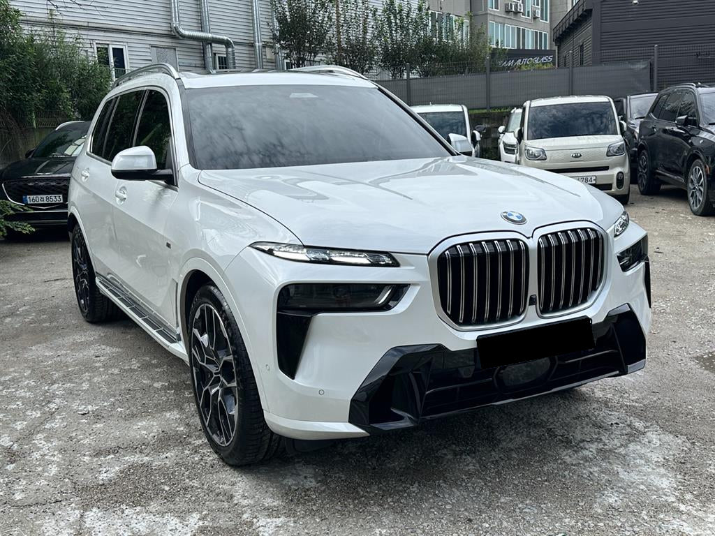 BMW X7 — photo 02