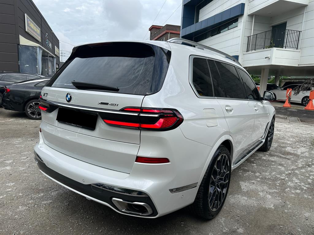 BMW X7 — photo 03