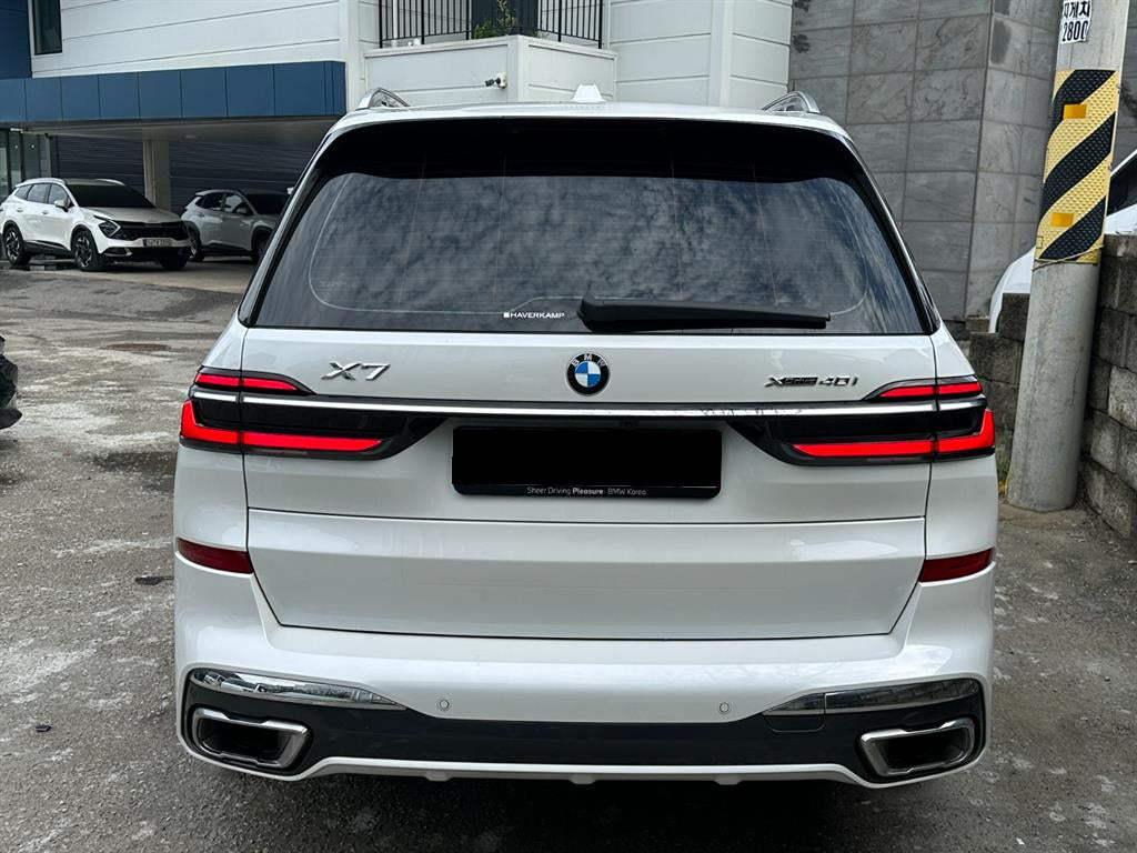 BMW X7 — photo 04