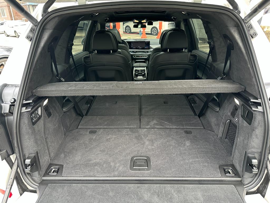 BMW X7 — photo 05
