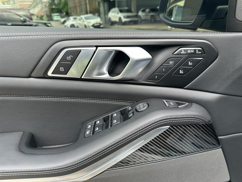 BMW X7 — photo 10
