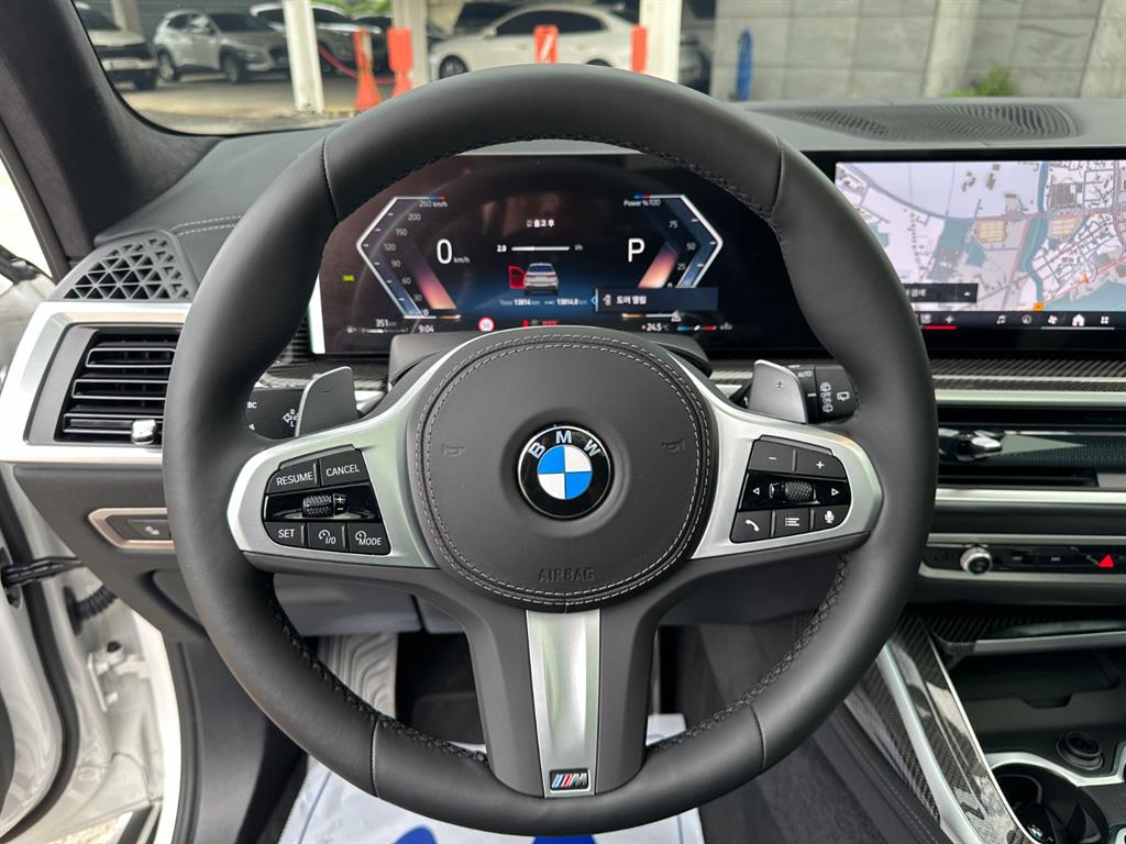 BMW X7 — photo 19