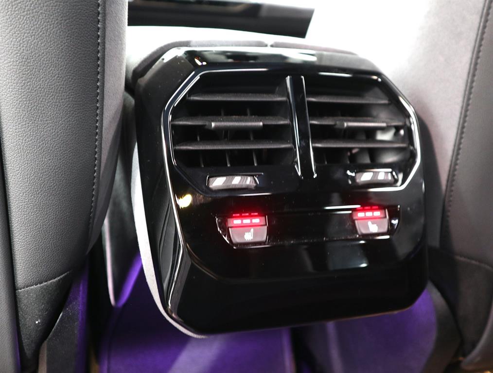 BMW iX — photo 11
