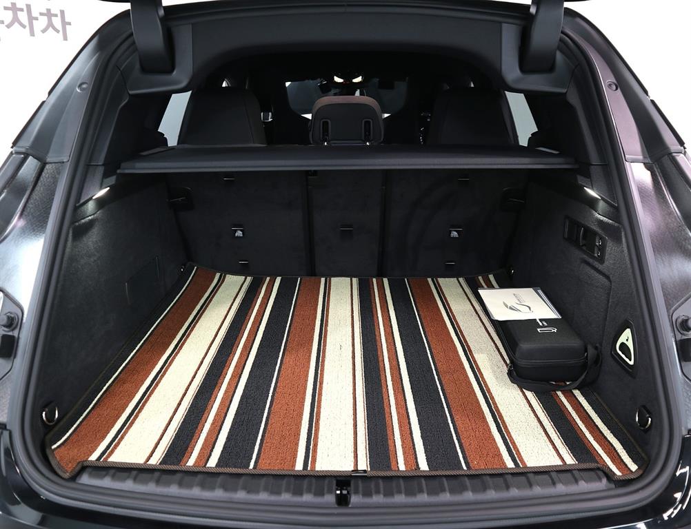 BMW iX — photo 16