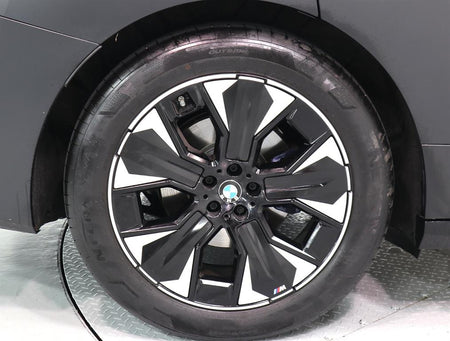 BMW iX — photo 17