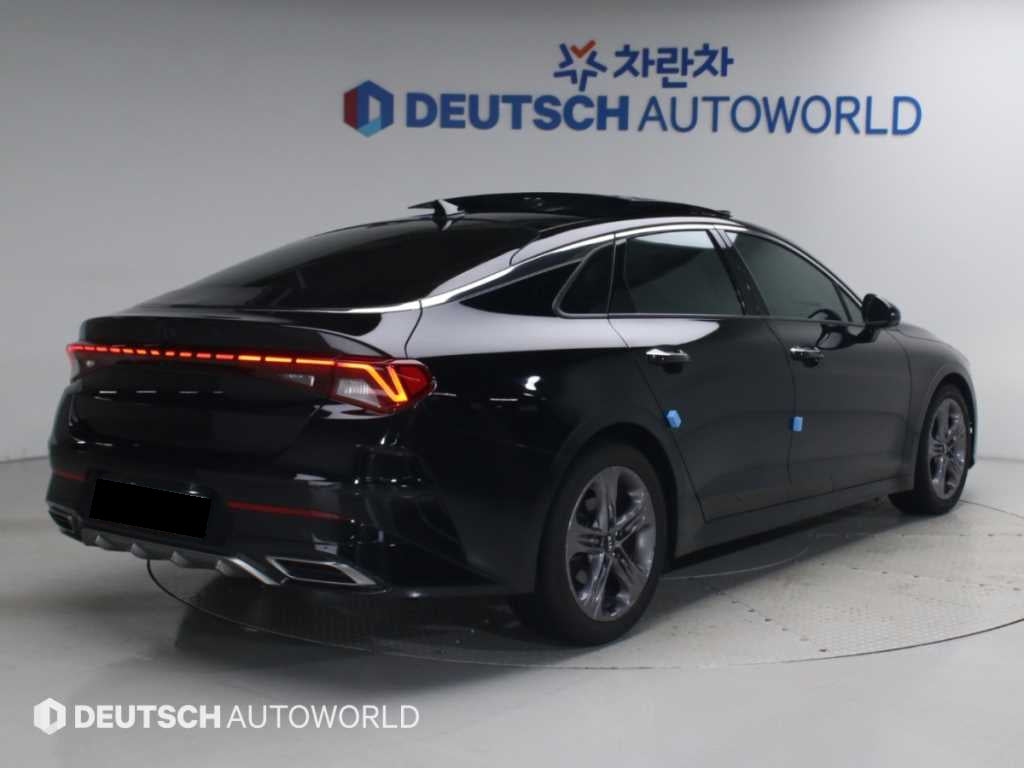 Kia K5 — photo 02