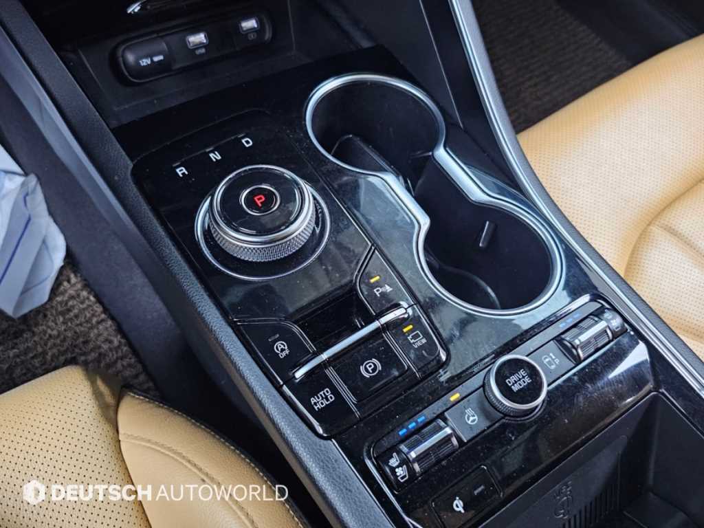 Kia K5 — photo 09