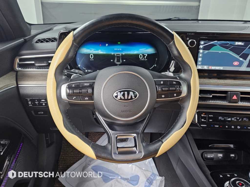 Kia K5 — photo 13