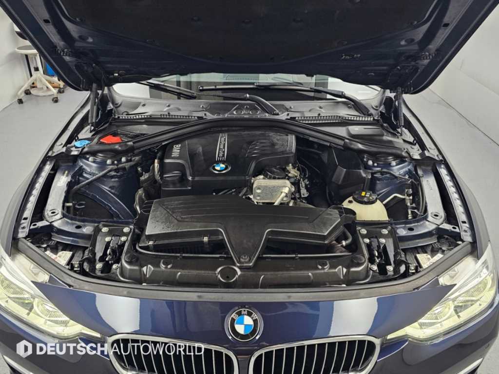 BMW 3-Series — photo 06