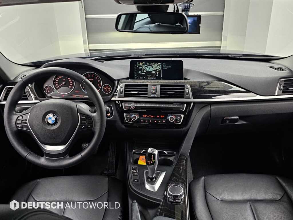 BMW 3-Series — photo 07