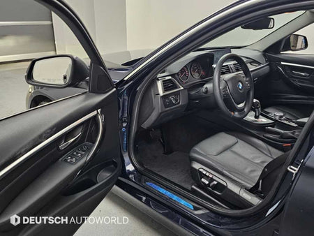 BMW 3-Series — photo 11