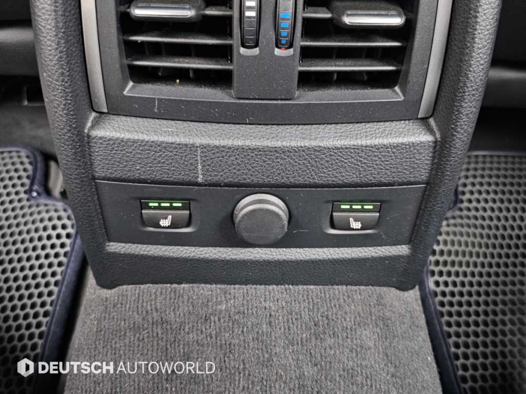 BMW 3-Series — photo 16