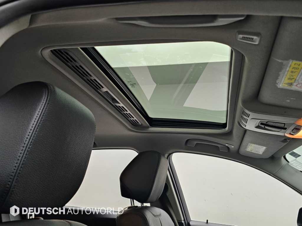 BMW 3-Series — photo 18