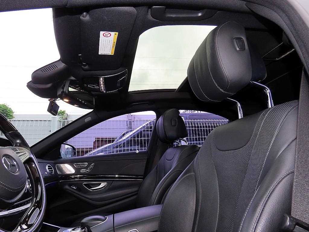 Mercedes-Benz S-Class — photo 16